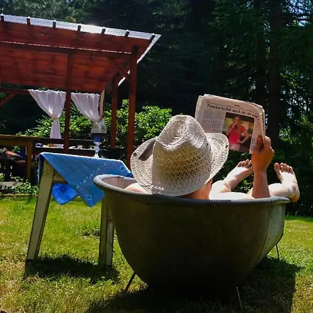 V Ráji. Prázdninový dům *