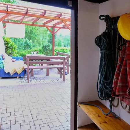 V Ráji. Prázdninový dům *